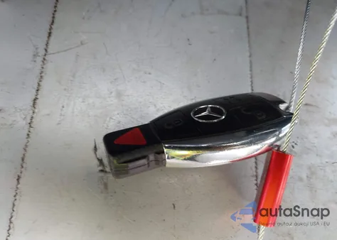 2015 Mercedes-Benz C 300 4Matic из США, поврежденный, VIN 55SWF4KB6FU019949